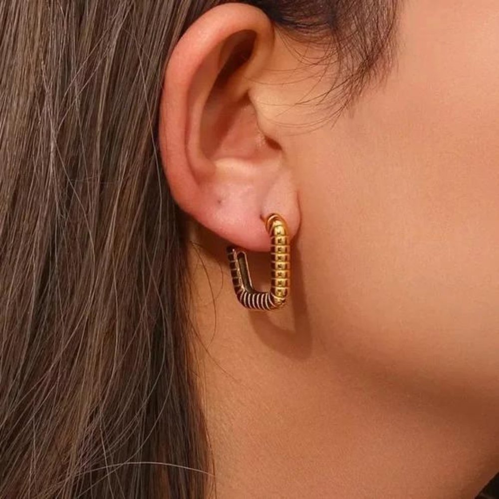 NEW GEOMETRIC 18K GOLD HOOP EARRINGS